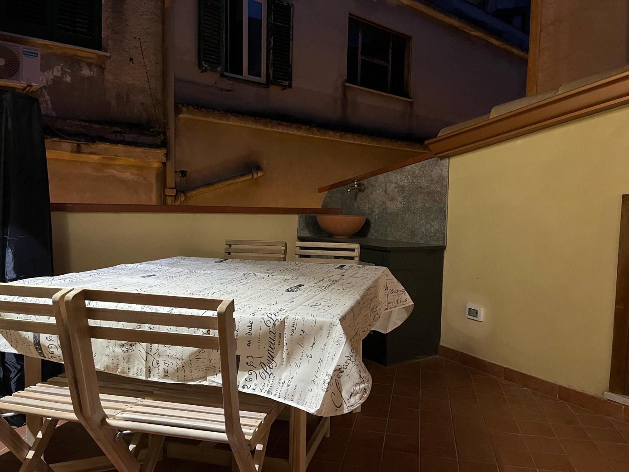 Maquedino Holiday Home & Terrace - Cozy Central Loft パレルモ エクステリア 写真