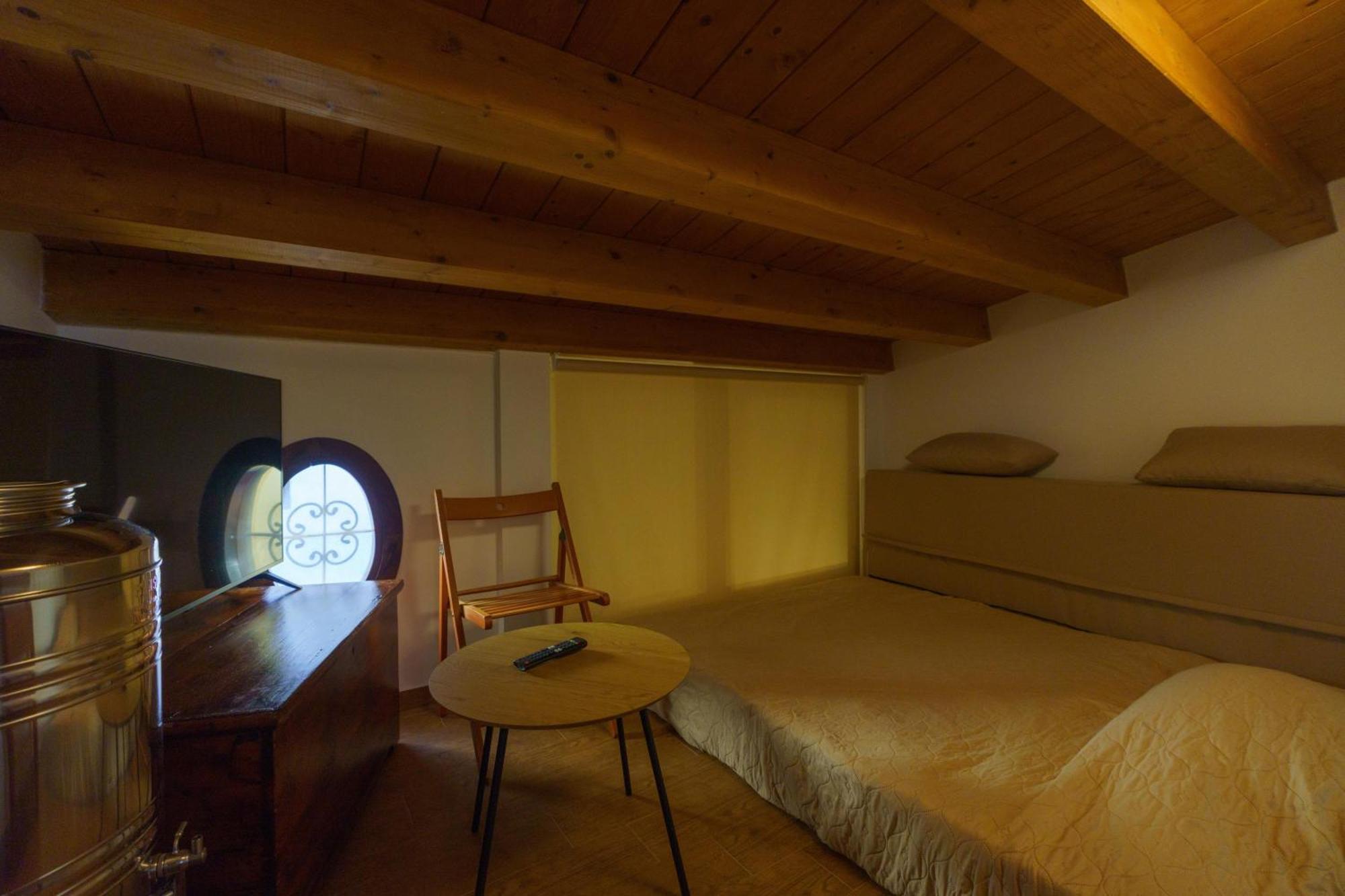 Maquedino Holiday Home & Terrace - Cozy Central Loft パレルモ エクステリア 写真